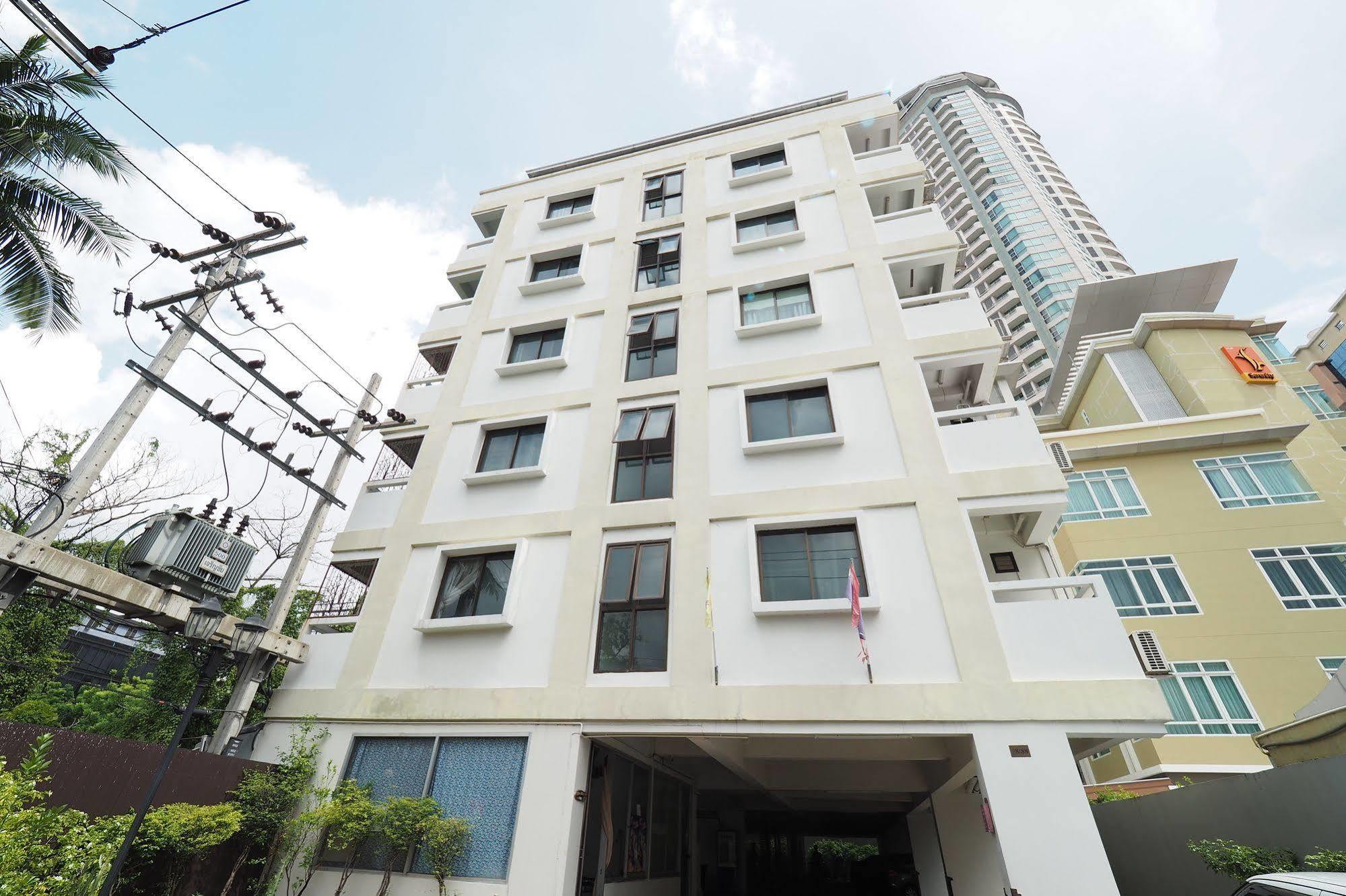 Living Naraa Place Bangkok Extérieur photo