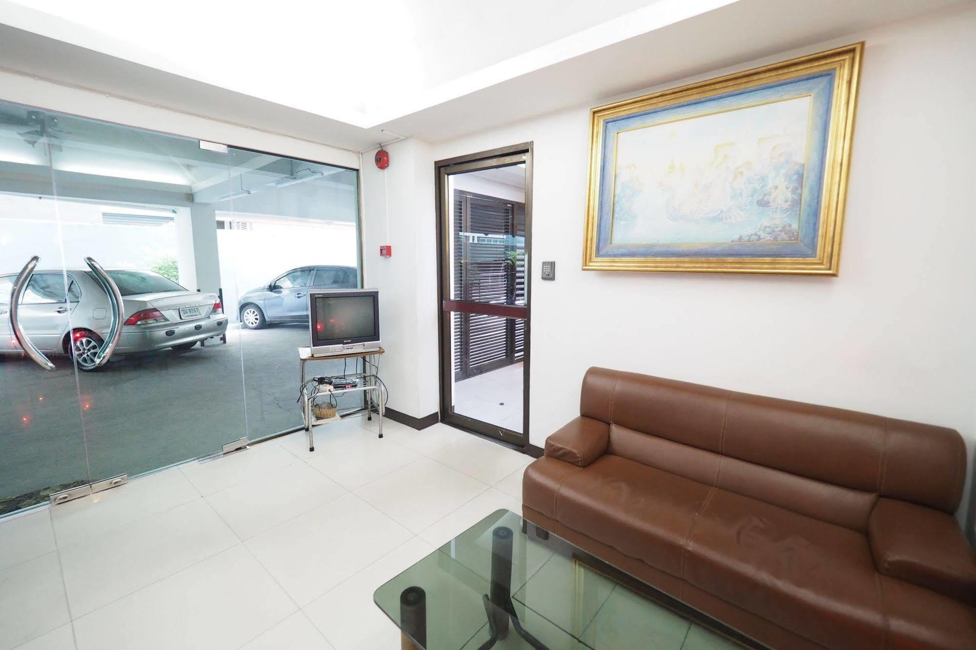 Living Naraa Place Bangkok Extérieur photo
