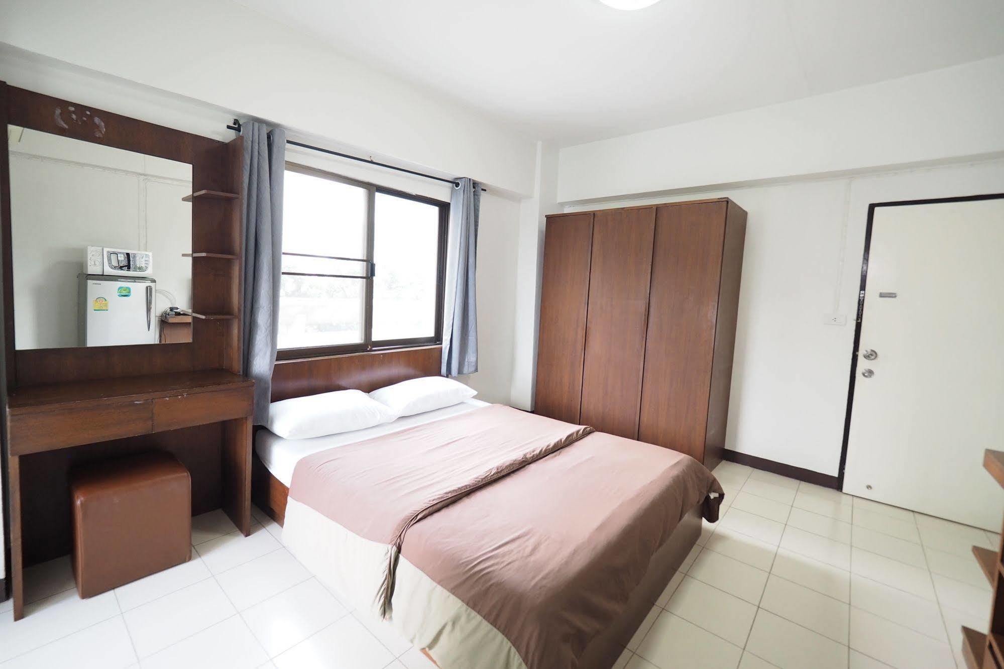Living Naraa Place Bangkok Extérieur photo